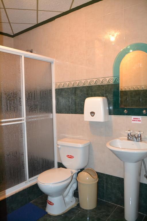 Mashy'S Hostal Отавало Екстериор снимка